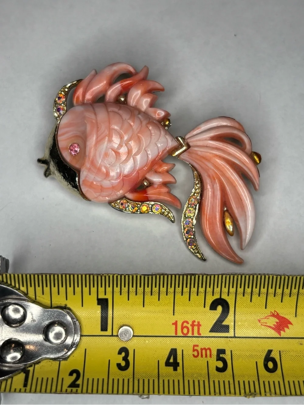 Vintage Hattie Carnegie's style Coral Pink Marbleized Lucite Angel Fish Unsigned